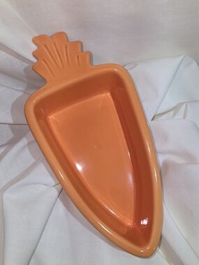 Chantal Orange Carrot-Shaped Dish
